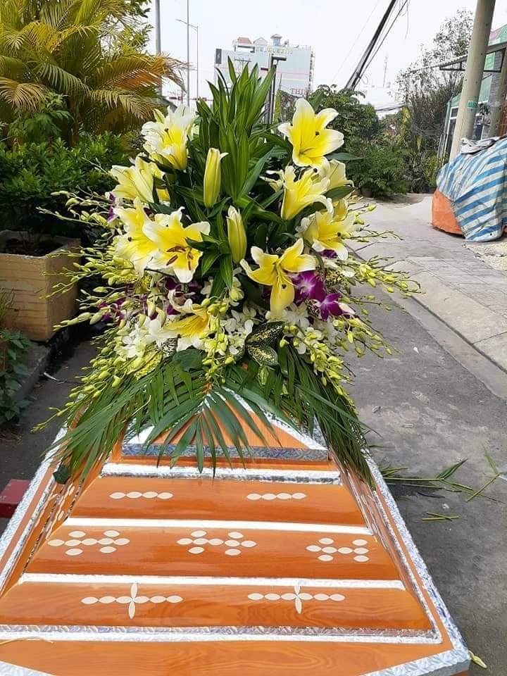 Hỏa táng trọn gói không có nhạc, có hoa tươi nắp hòm